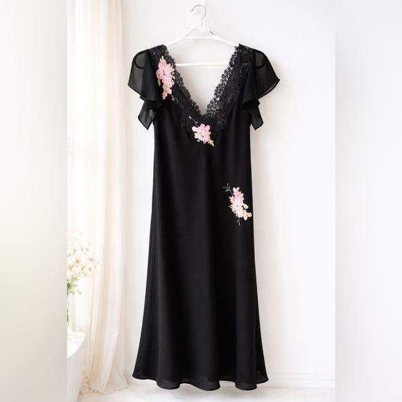 Oscar de la Renta Other - Vintage Oscar de la Renta Pink Label Lace V-Neck Floral Embellished Nightgown